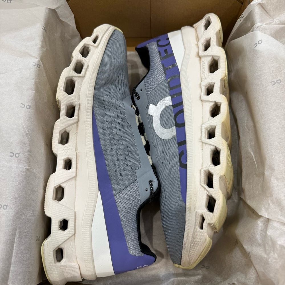 Men's Onclouds Cloudmonster sneakers in mist and blueberry - Picture 7 of 15